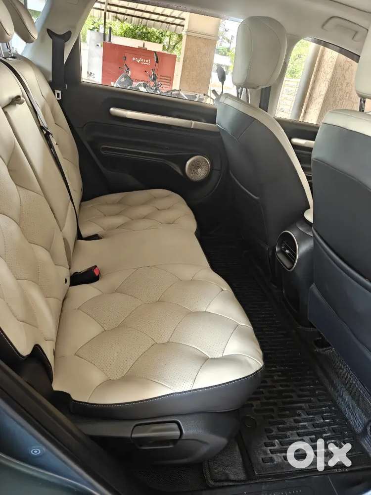 Mg Windsor Essence Pro Ev 2025 Electric 17000 Km Driven