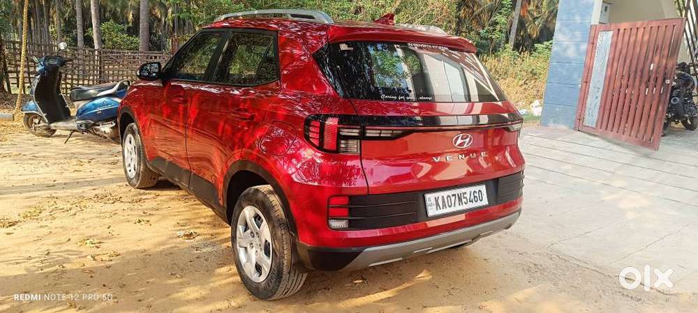 Hyundai Venue 1.2 S (o), 2022, Petrol