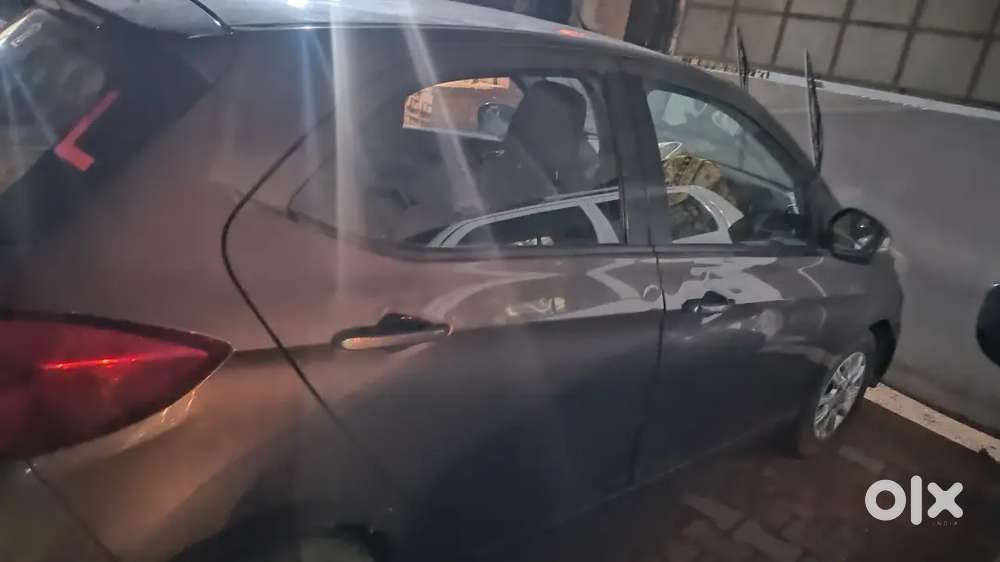 Tata Tiago Revotron 2016