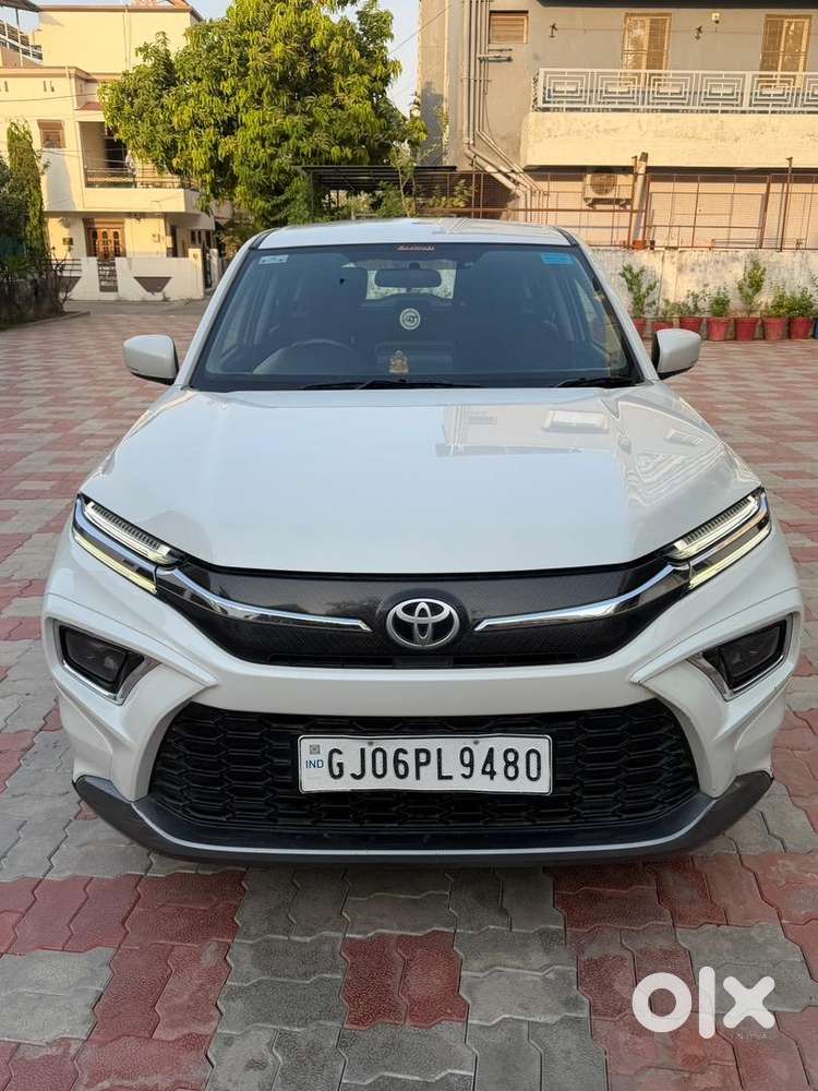 Toyota Urban Cruiser Hyryder 2023 Petrol Well Maintained