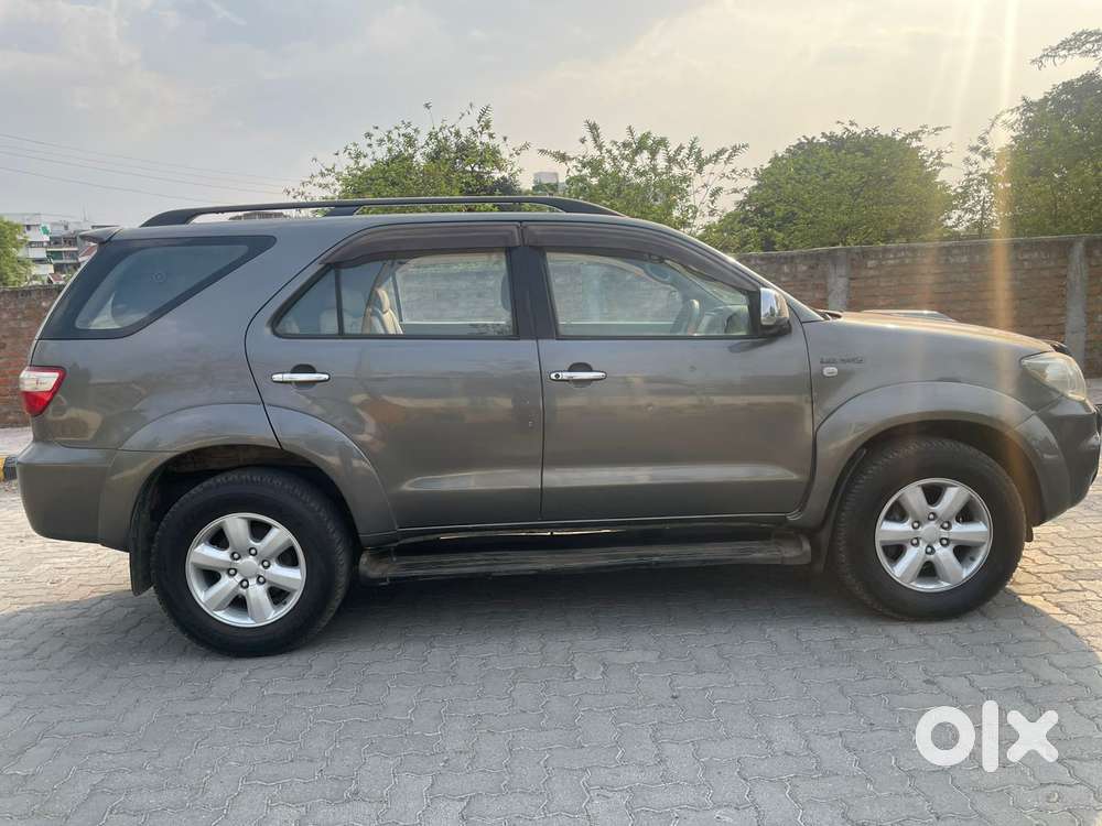 Toyota Fortuner 3.0 4x4 Manual, 2011, Diesel