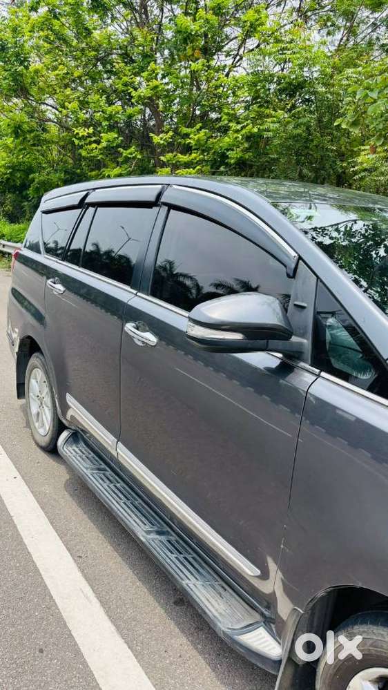 Toyota Innova Crysta 2.4 V 7 Str, 2016, Diesel