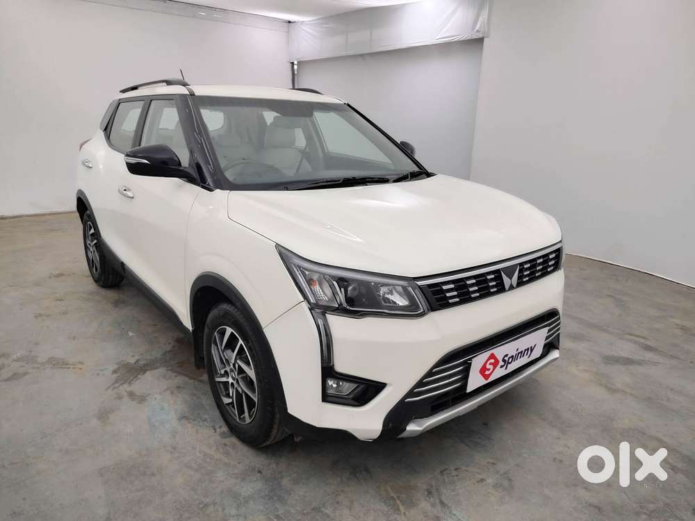 Mahindra Xuv300 1.2 W8 (o) Amt Petrol, 2023, Petrol