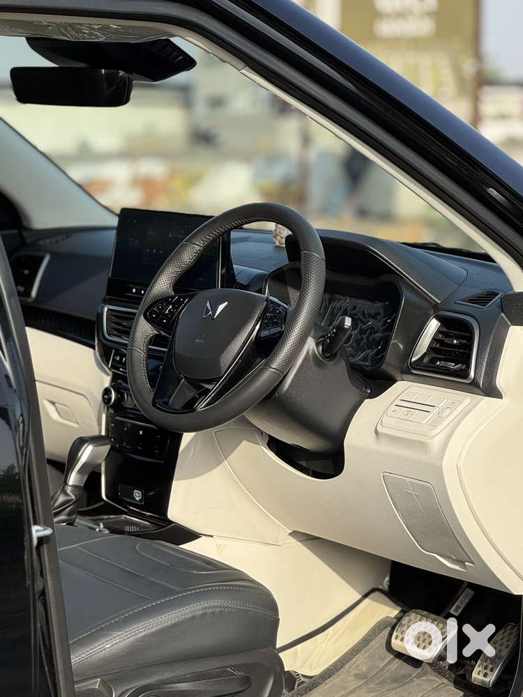Mahindra Xuv 3xo Ax5l 1.2 Petrol At, 2024, Petrol