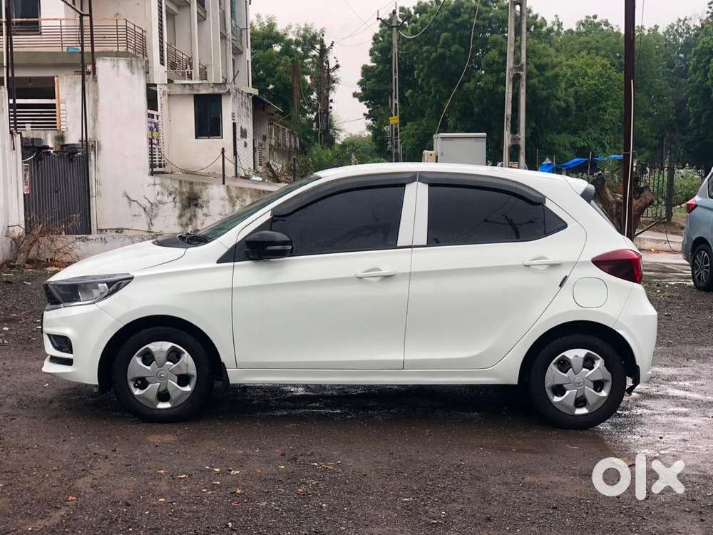 Tata Tiago 1.2 Revotron Xt (o), 2022, Petrol