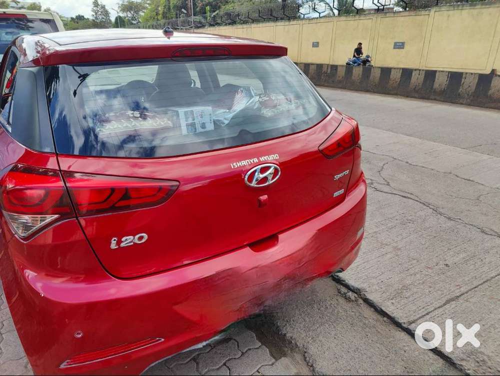 Hyundai I20 A Rare Gem Only 43000 Kms Driven Passion Red Color.