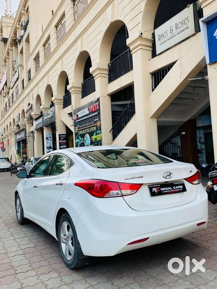 Hyundai Elantra 1.8 Sx Mt, 2015, Petrol