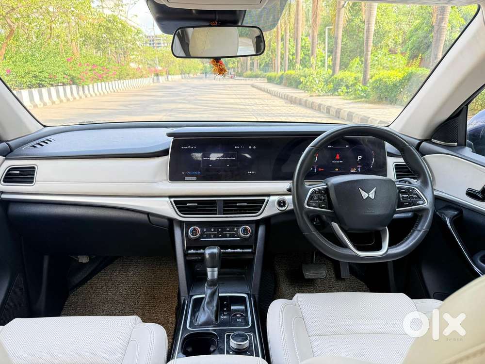 Mahindra Xuv700 Ax7 Luxury Pack Awd, 2022, Petrol