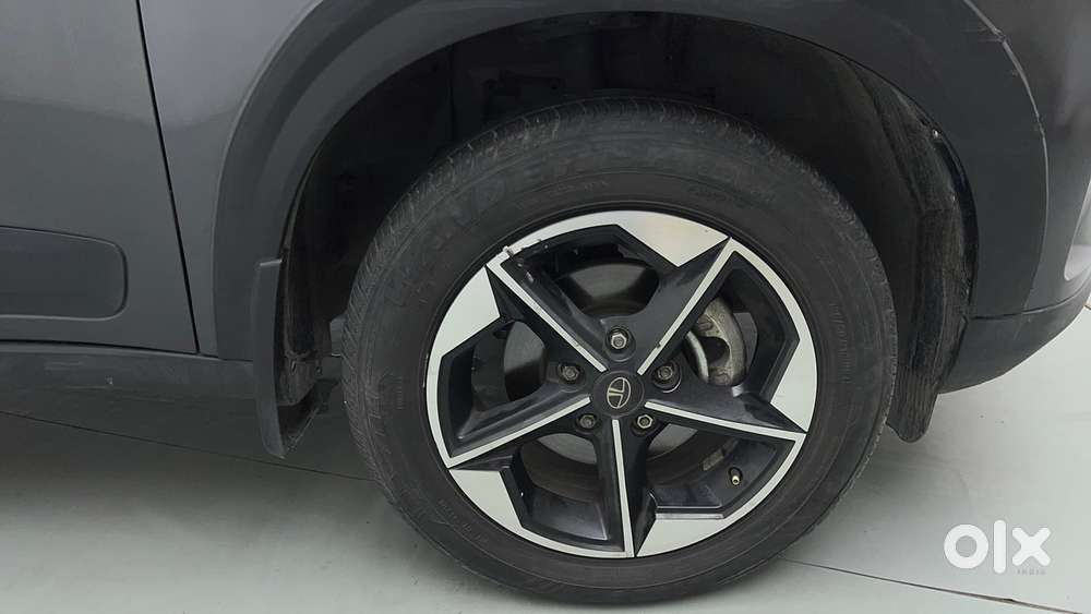 Tata Nexon Pure (s) 1.2 Petrol 6amt, 2025, Petrol