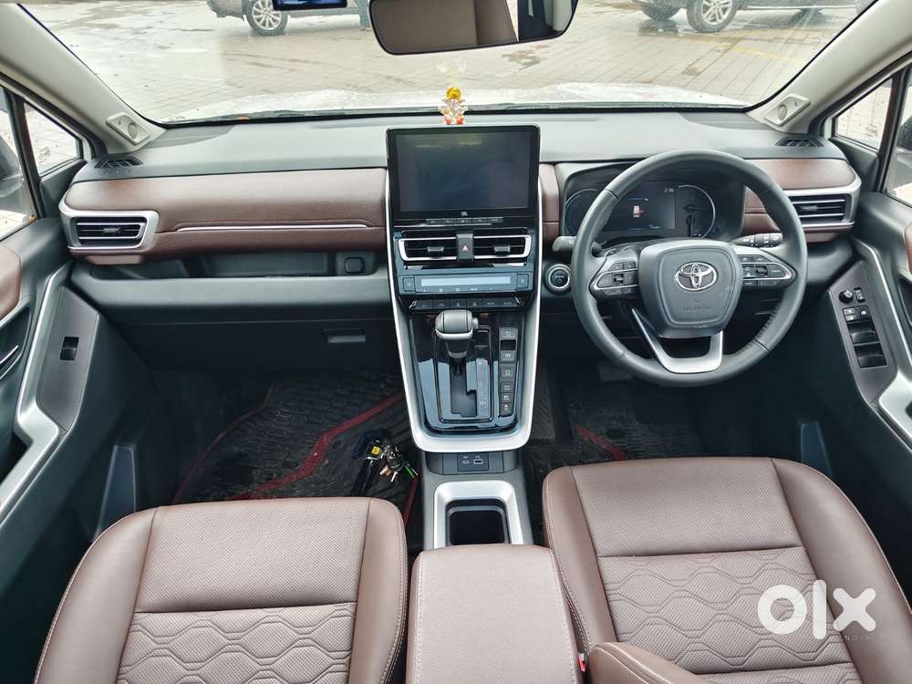 Toyota Innova Hycross 2.0 Zx (o) Hybrid 7 Str, 2026, Petrol