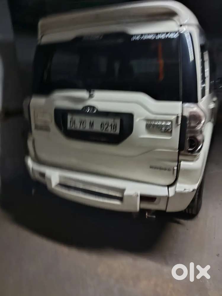 Mahindra Scorpio S6 2017