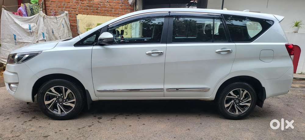 Toyota Innova Crysta 2.4 G Plus Mt 7 Str, 2025, Diesel