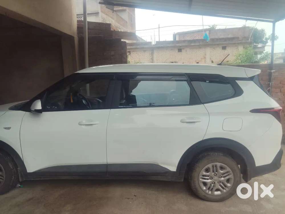Kia Carens 2024 Petrol 16500 Km Driven