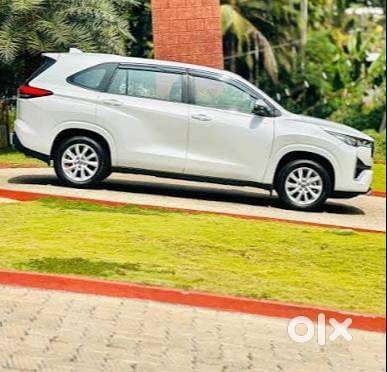 Toyota Innova Hycross Vx  2025 December