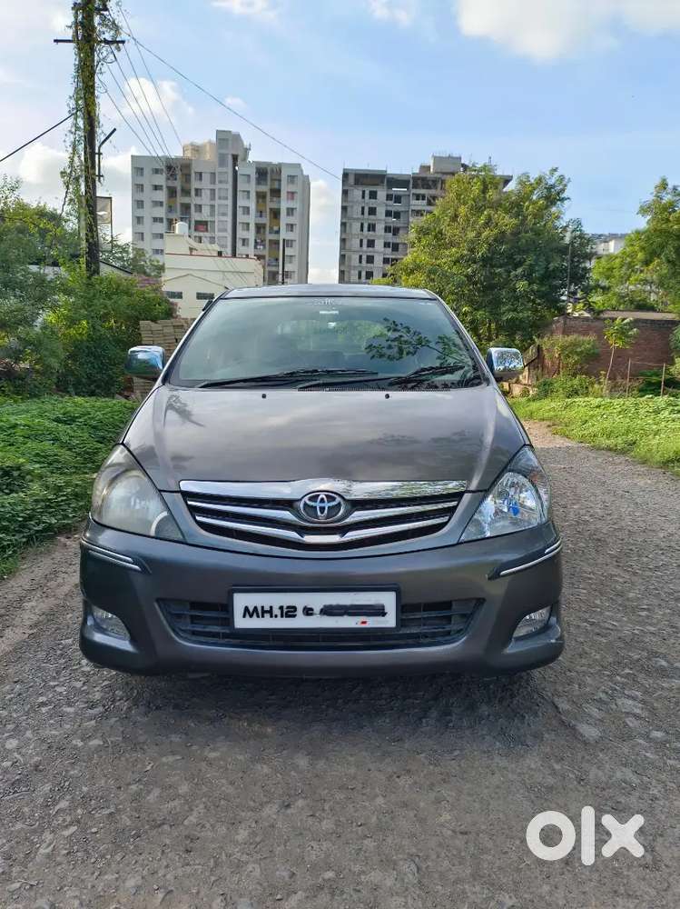 Toyota Innova 2011