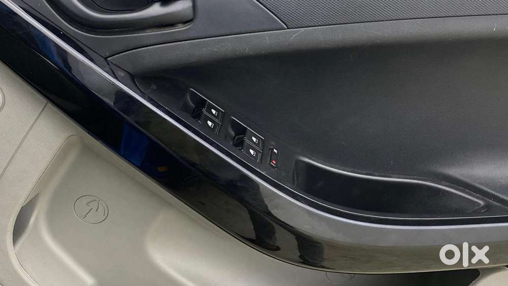 Tata Nexon 1.2 Revotron Xt, 2018, Petrol