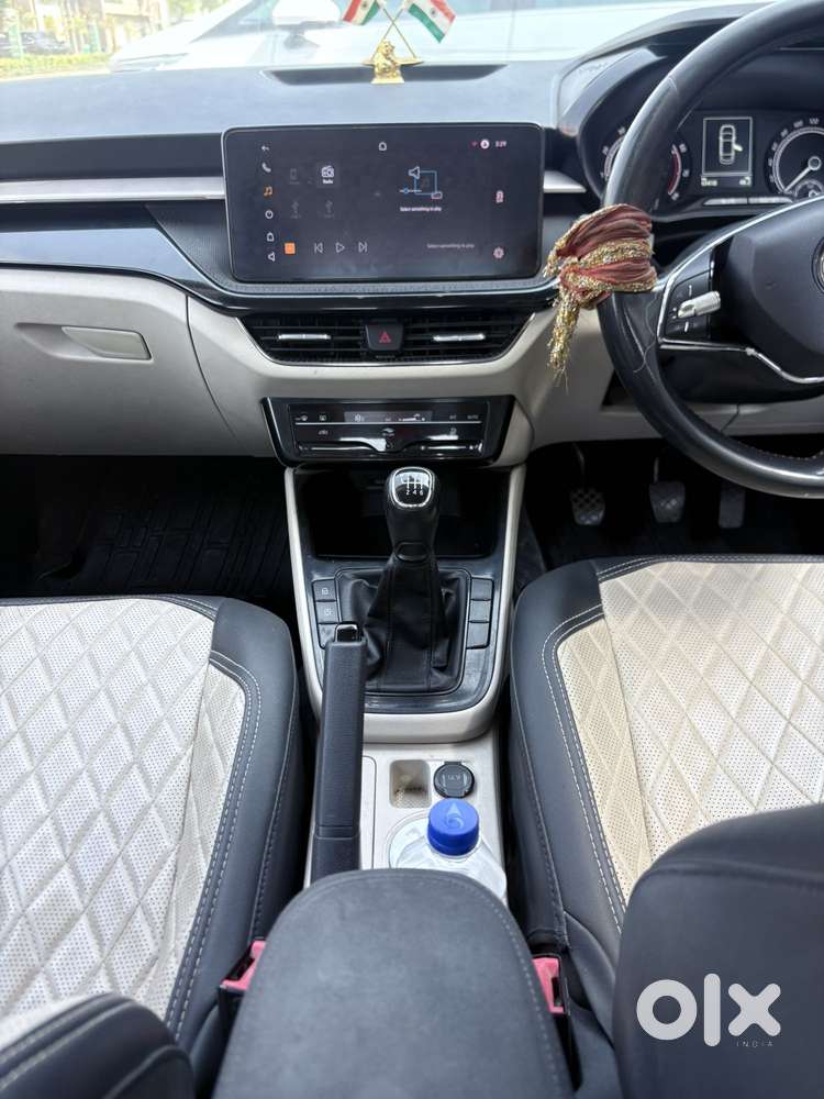 Skoda Slavia Ambition 1.0l Tsi Mt, 2022, Petrol