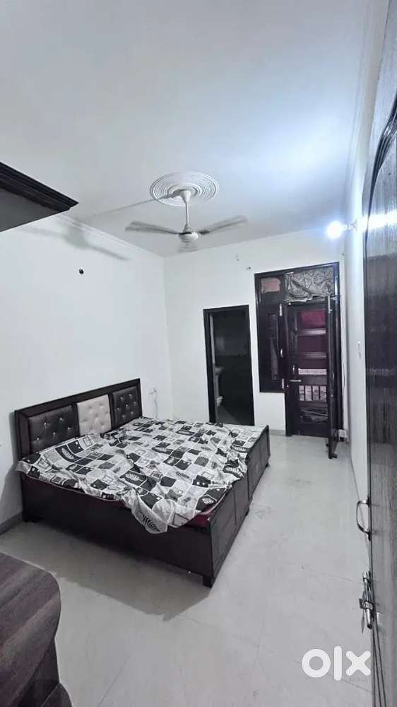 bhk flat on kharar ludhiana highway For Sale: Houses