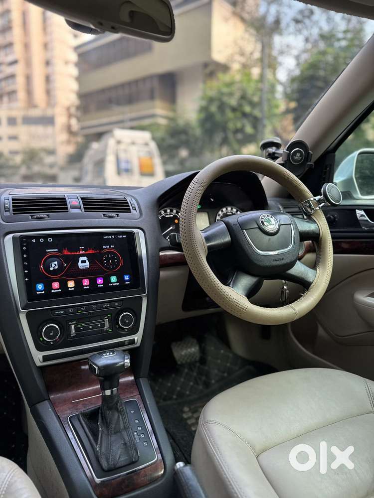 Skoda Laura Ambiente 2.0 Tdi Cr Automatic, 2011, Diesel