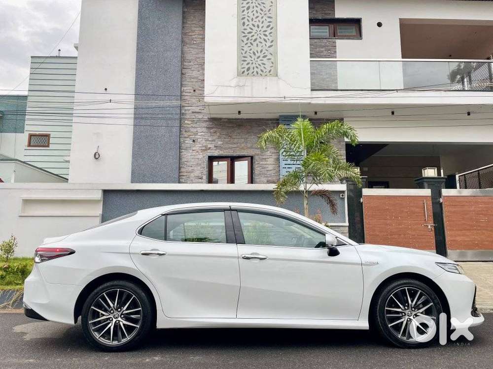 Toyota Camry Hybrid, 2022, Petrol