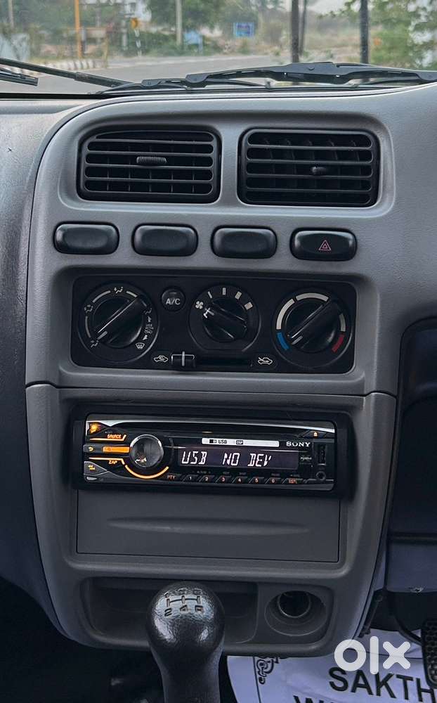 Maruti Suzuki Alto 2011 Petrol 37000 Company Service