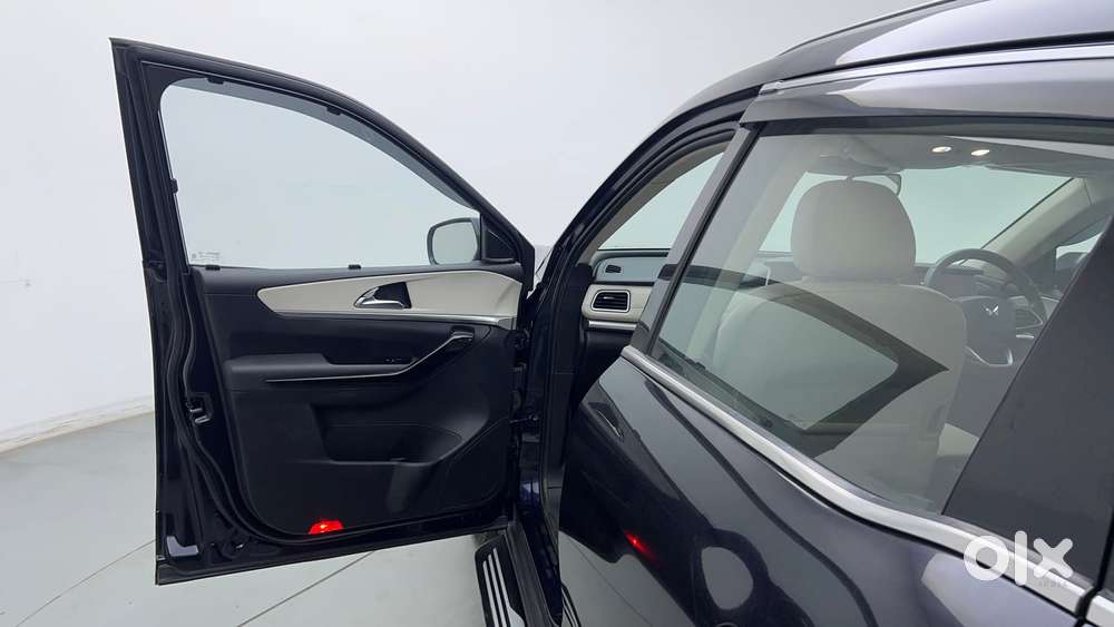 Mahindra Xuv700 2.2 Ax 7 Diesel Mt Luxury Pack Str, 2023, Diesel