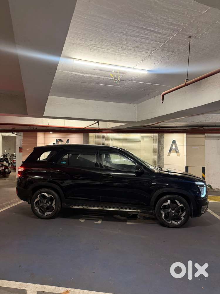 Hyundai Alcazar 2.0 Signature (o) Petrol At 7 Str, 2023, Petrol