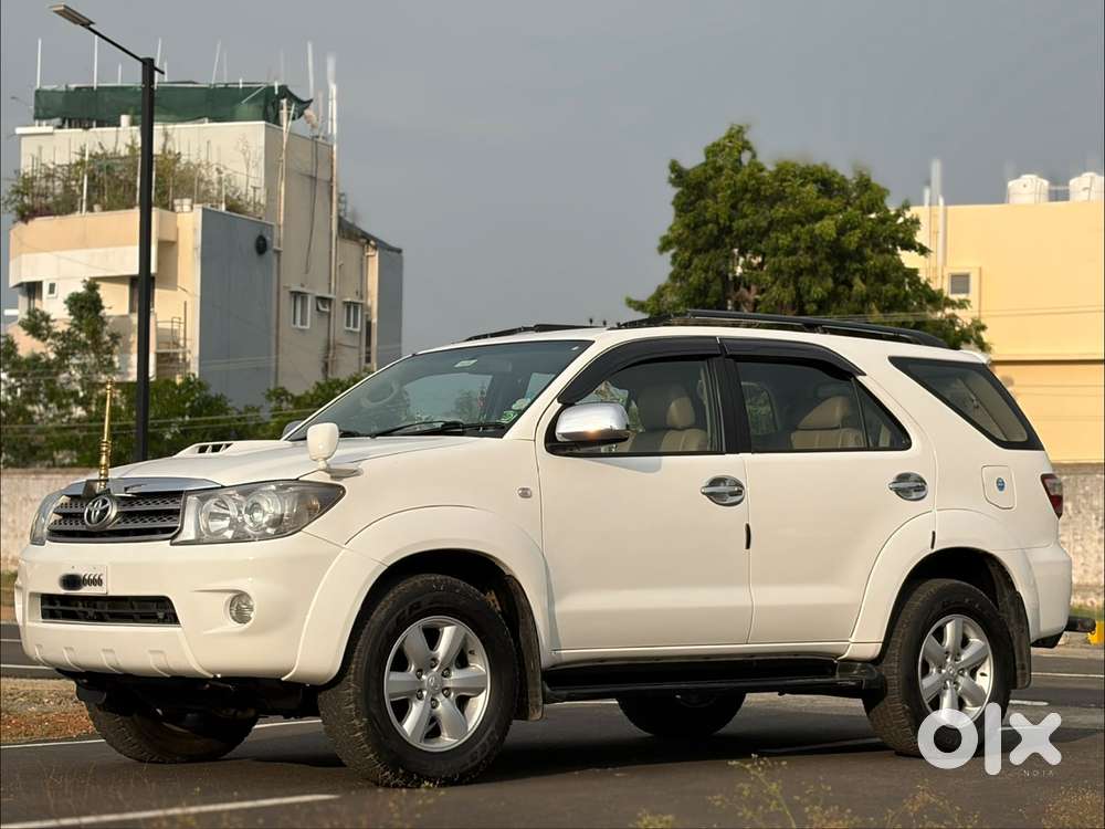 Toyota Fortuner 4x4 At, 2011, Diesel