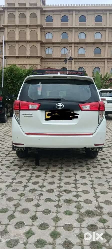 Toyota Innova Crysta 2023 Suv