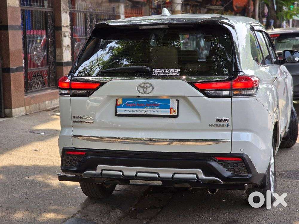 Toyota Innova Hycross 2.0 Vx Hybrid 8 Str, 2023, Petrol