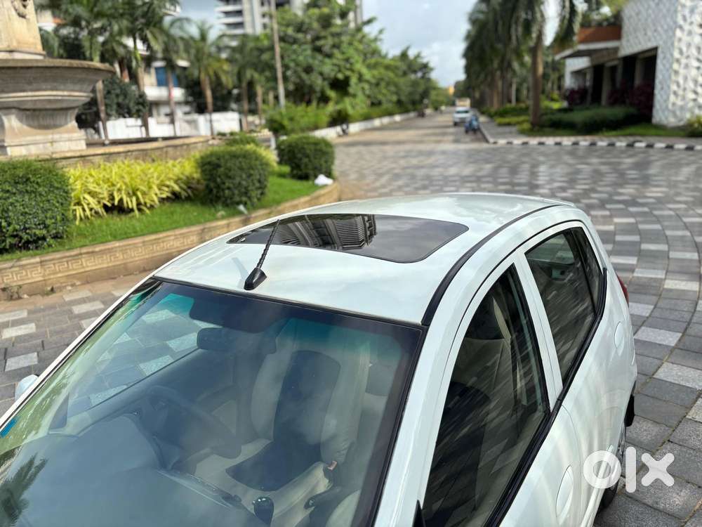 Hyundai I10 Asta Sunroof At, 2011, Petrol