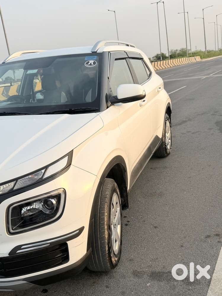 Hyundai Venue S(o) 2023 Petrol Manual Edition