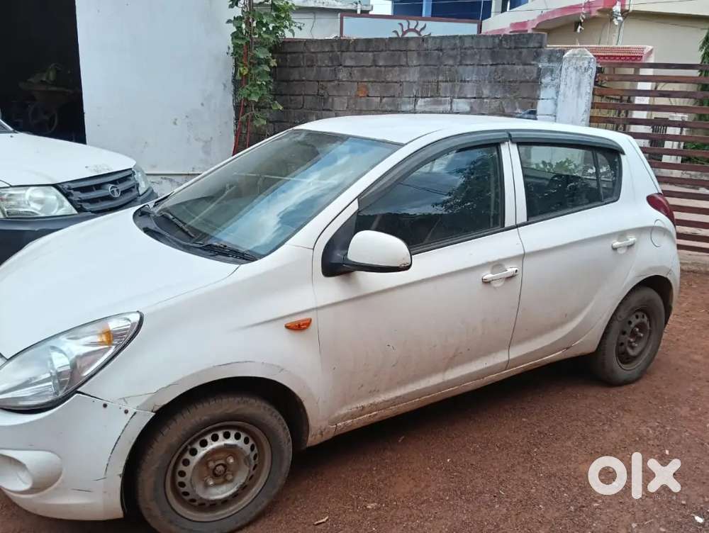 Hyundai I20 2011 Model Petrol, 1,40,000 Km Driven.