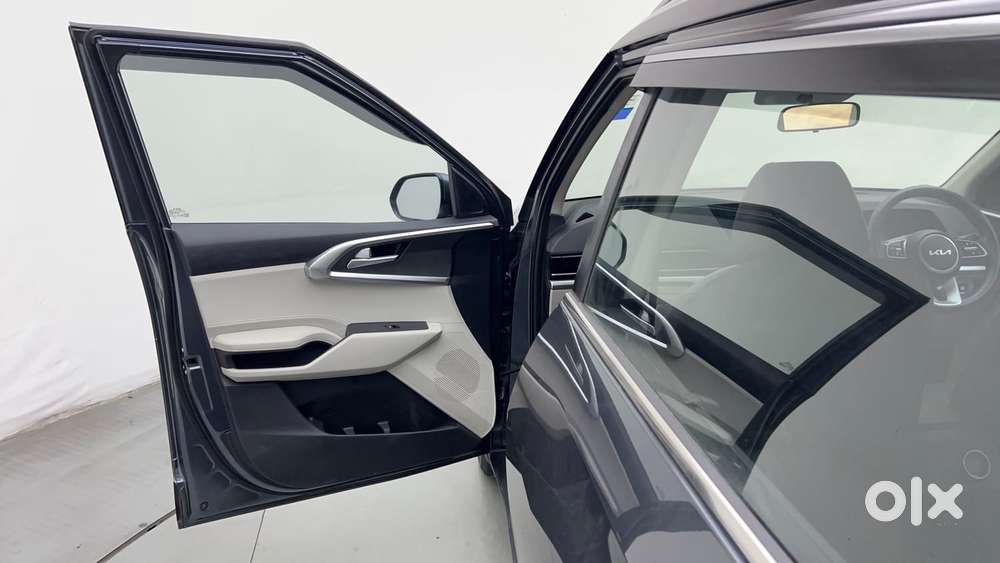 Kia Carens 1.4 Prestige Plus Turbo 7 Str, 2022, Petrol