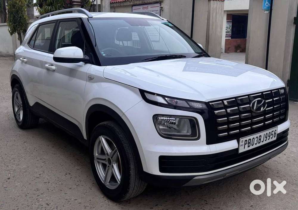 Hyundai Venue, 2022, Petrol