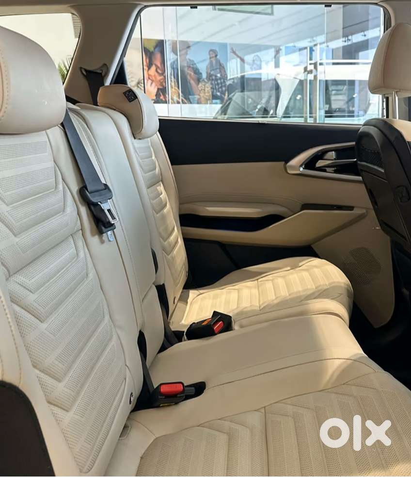 Kia Carens Luxury Plus Diesel Automatic