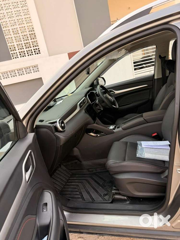 Mg Zs Ev 2025  Essence Top Variant  Fully Loaded Electric Suv