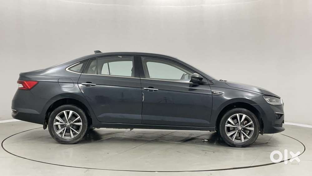 Skoda Slavia Style 1.0l Tsi Mt, 2023, Petrol
