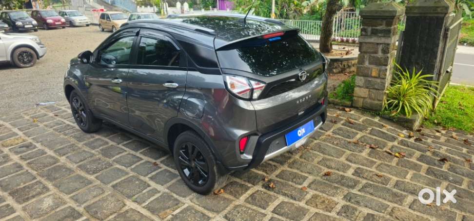 Tata Nexon, 2022, Petrol