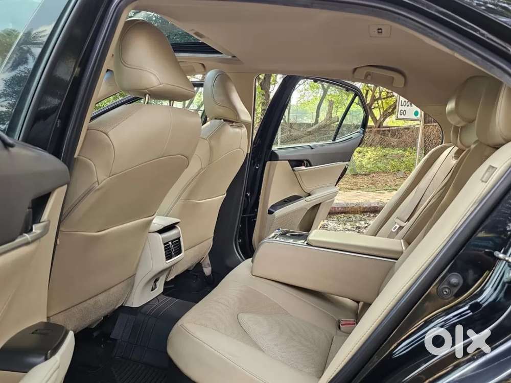 Toyota Camry Hybrid, 2023, Petrol
