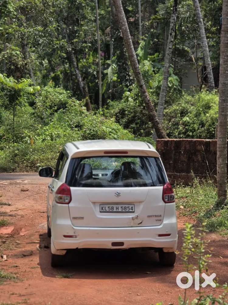 Maruti Suzuki Ertiga 2012 Diesel 201000 Km Driven