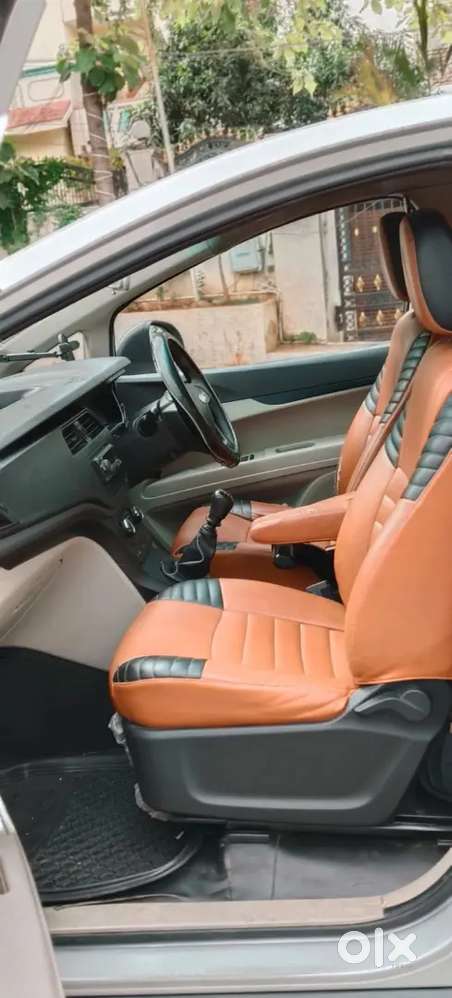 Mahindra Marazzo Plus 2022 Car