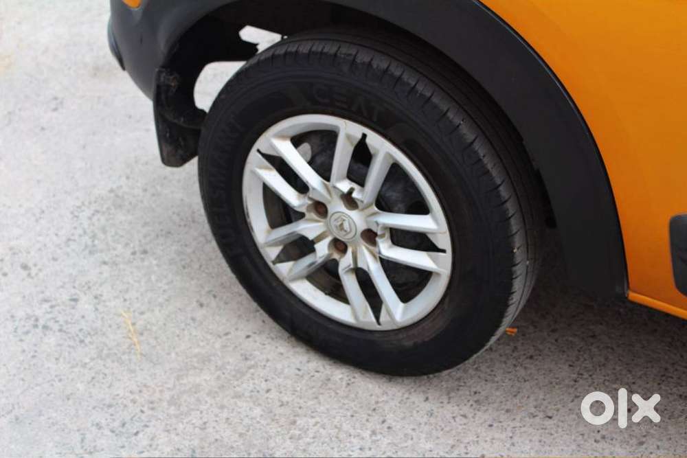 Renault Triber Rxt, 2022, Petrol