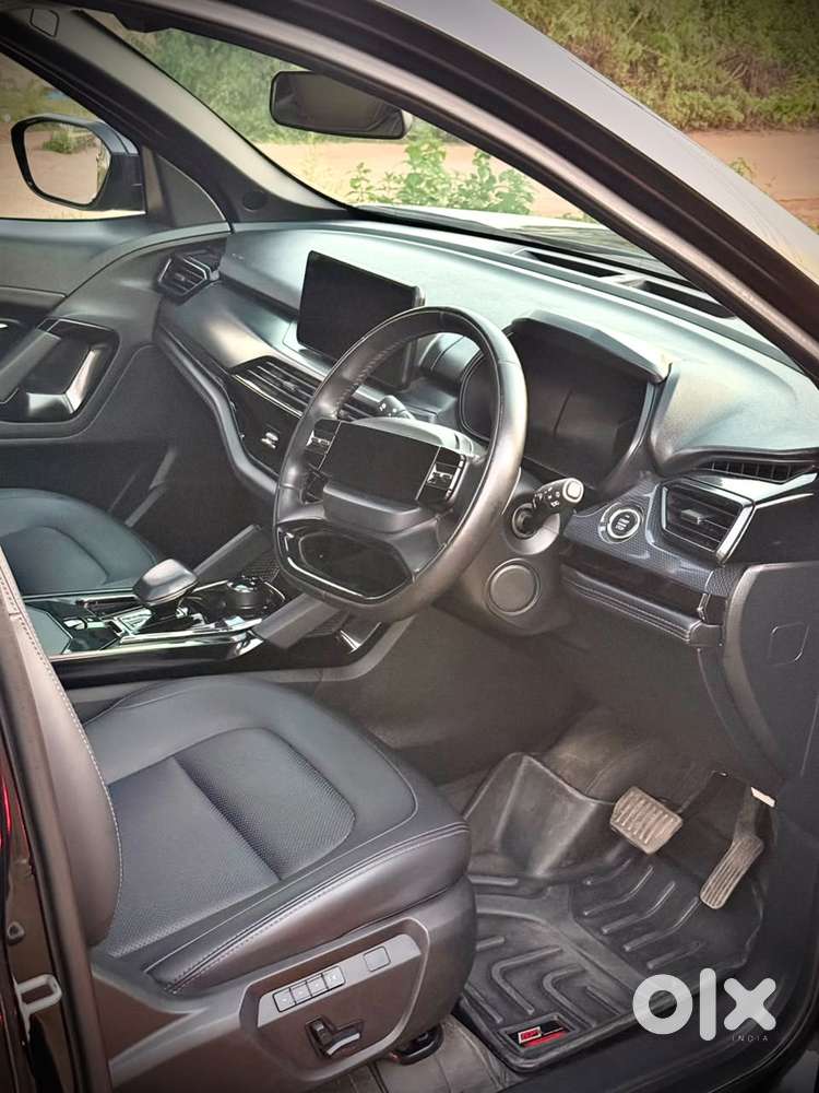 Tata Safari Adventure X Plus 7 Str Dark Edition At, 2025, Diesel