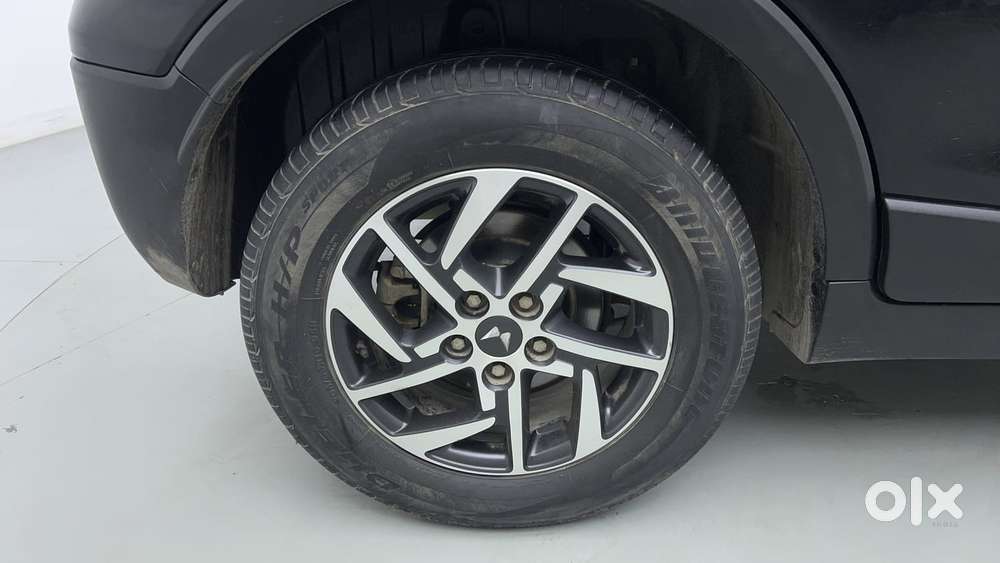 Mahindra Xuv300 W8 Option Diesel, 2023, Diesel