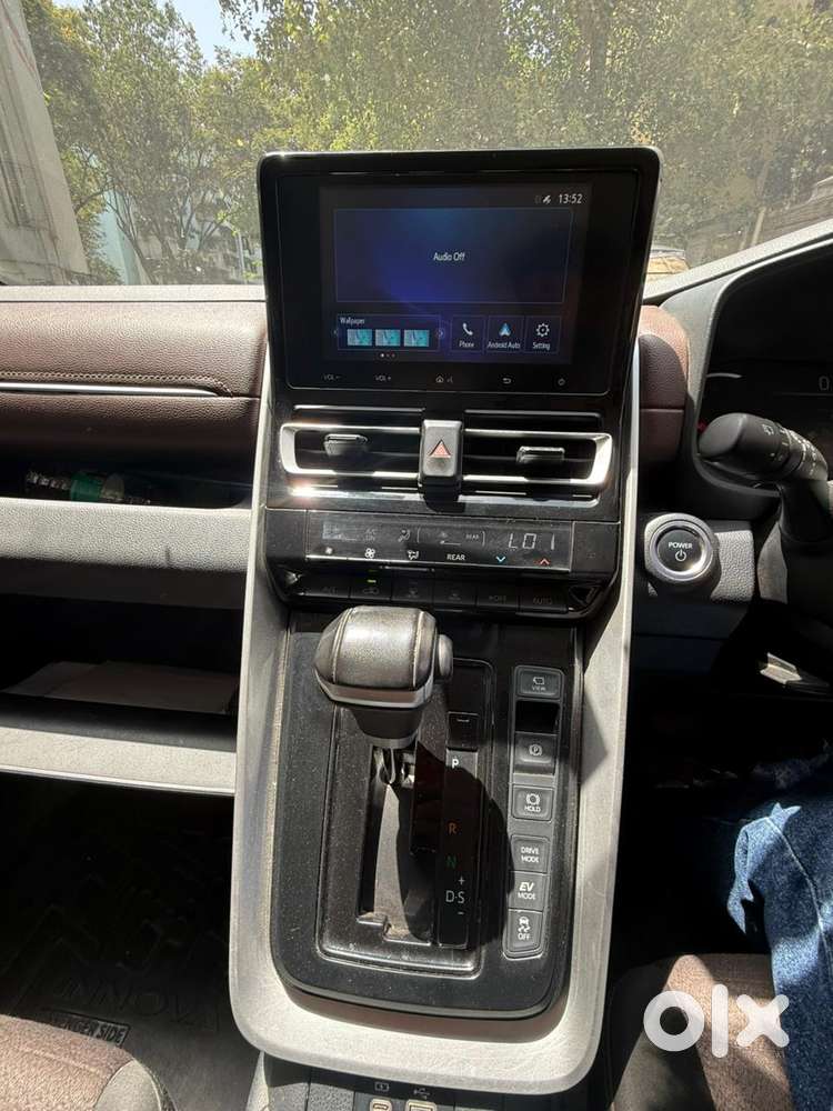 Toyota Innova Hycross 2.0 Vx Hybrid 7 Str, 2023, Petrol