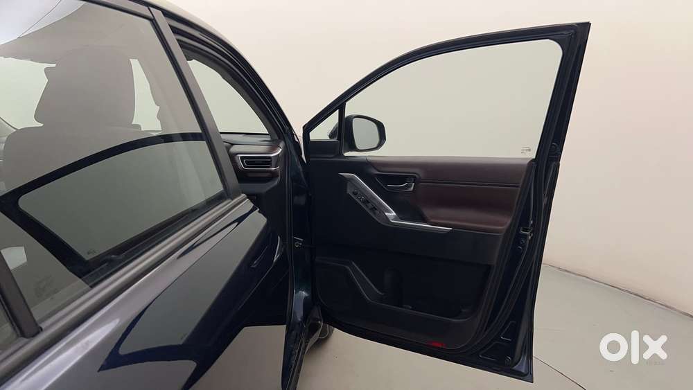 Toyota Innova Hycross 2.0 Vx Hybrid 7 Str, 2024, Cng & Hybrids