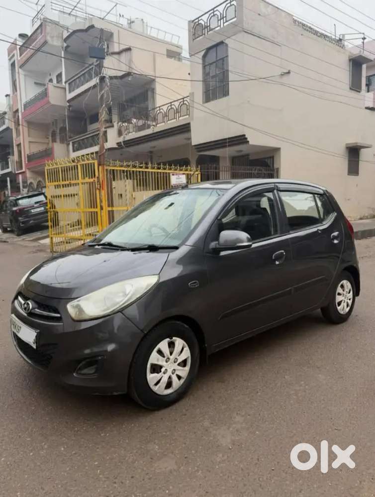 80000km Done Good Tyers Well Maintained Car Sell On Urgent Basis