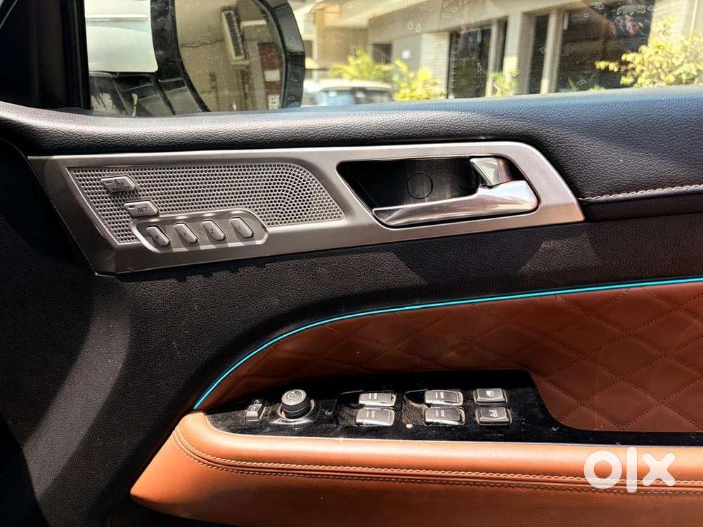 Mahindra Diesel Automatic 2020 Car