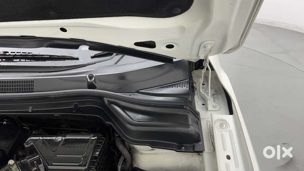 Mahindra Xuv300 W8, 2022, Petrol